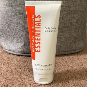 Rodan+Fields daily body moisturizer